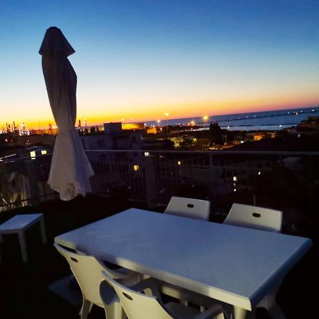 Apartamento La Terrazza Falconara Marittima Exterior foto